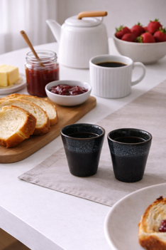 Tasse en céramique – Émail sombre nuancé